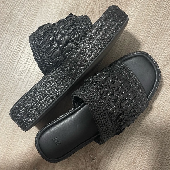 Espadrille Style Platform Sandals! Worn Once! 🩷 - Picture 4 of 12